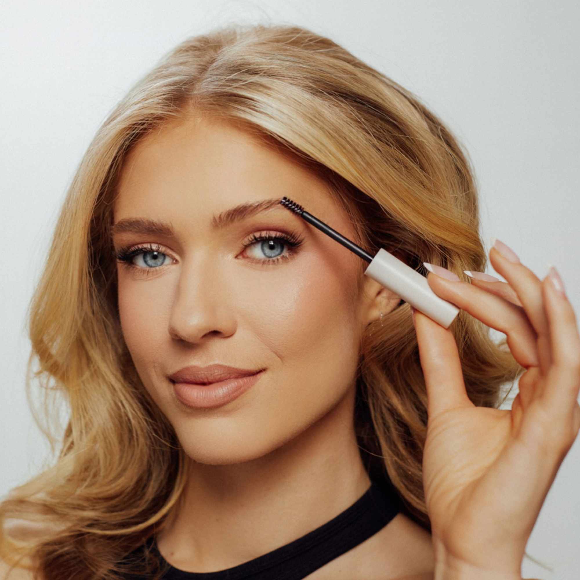 Brow Blowout Shaping Gel - Image 10