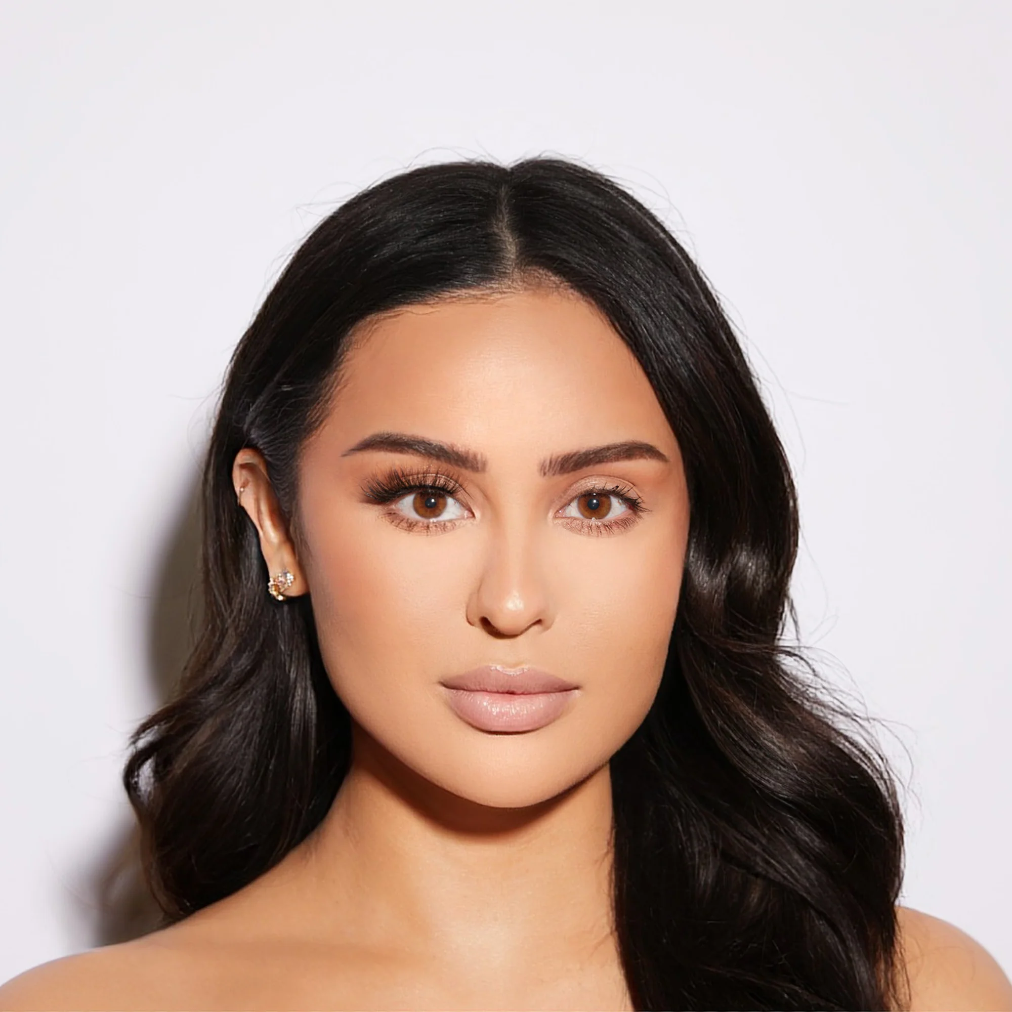 Dominique Ojitos Lashes - Image 5